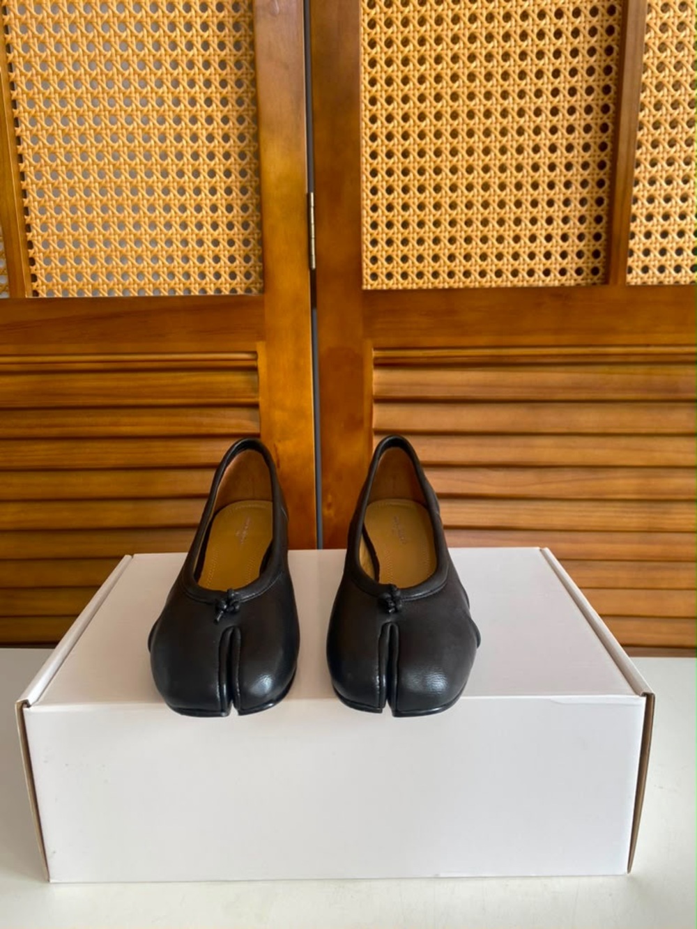 Maison Martin Margiela Black Leather Tabi Split-Toe Flats